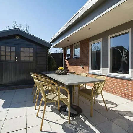 펜션 Near Dutch Coast With Private Garden *