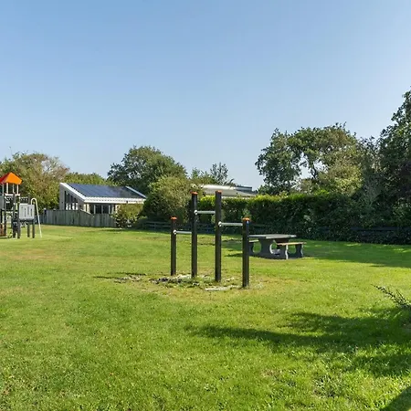 펜션 Near Dutch Coast With Private Garden 칼란트소그