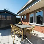Near Dutch Coast With Private Garden Feriehus
