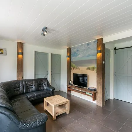 Near Dutch Coast With Private Garden Feriehus